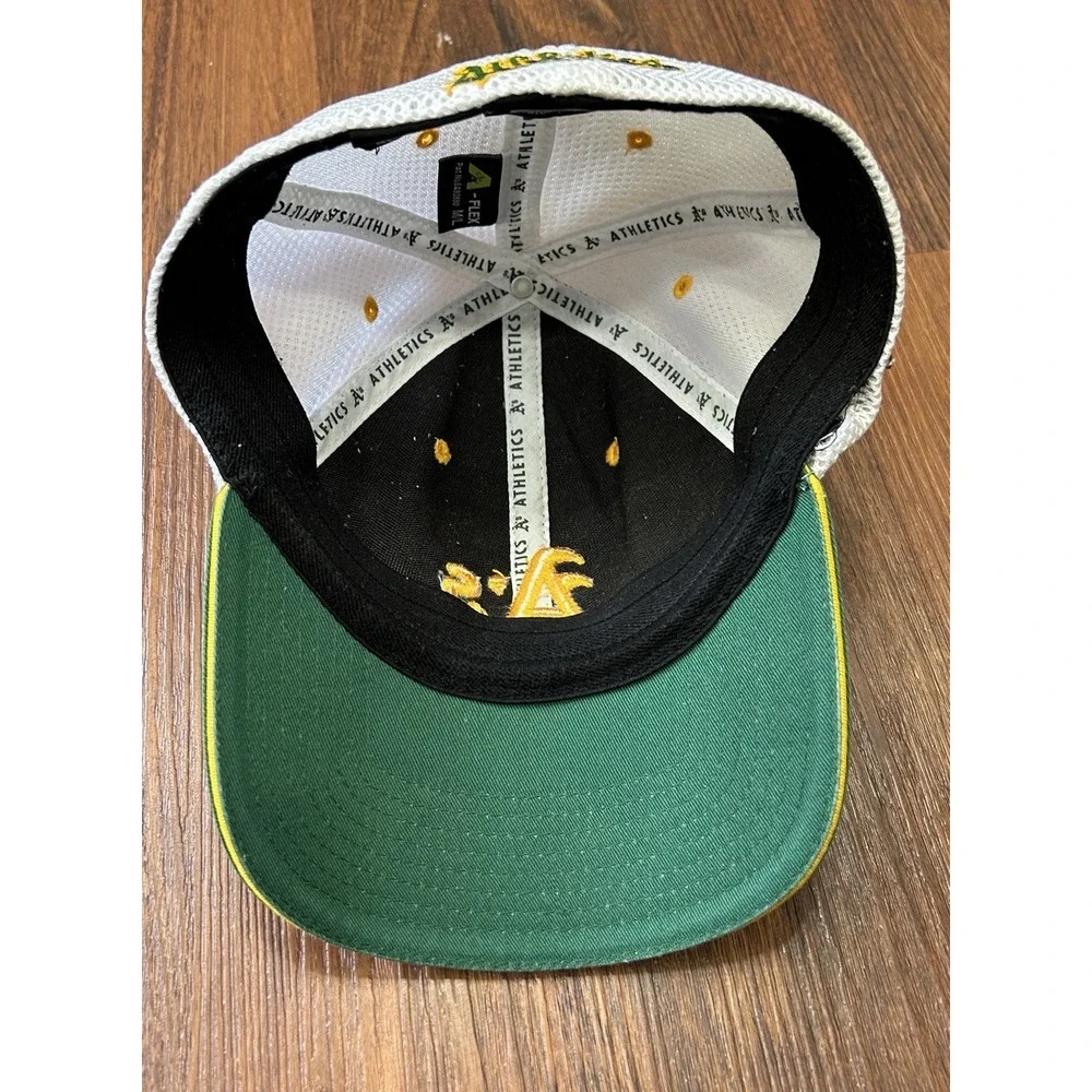 Oakland Athletics A's New Era MLB Trucker Fitted Medium-Large Hat Mesh Cap READ
